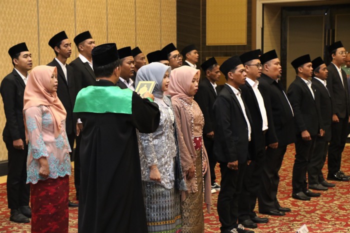 KPU Singkawang Lantik 25 Anggota PPK Untuk Pilkada Serentak 2024