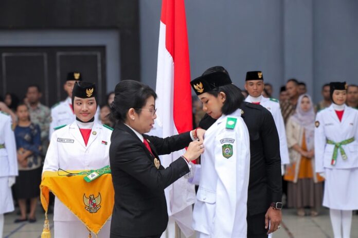 06D8F06A-B696-4625-8B8C-11CE2664BFFC