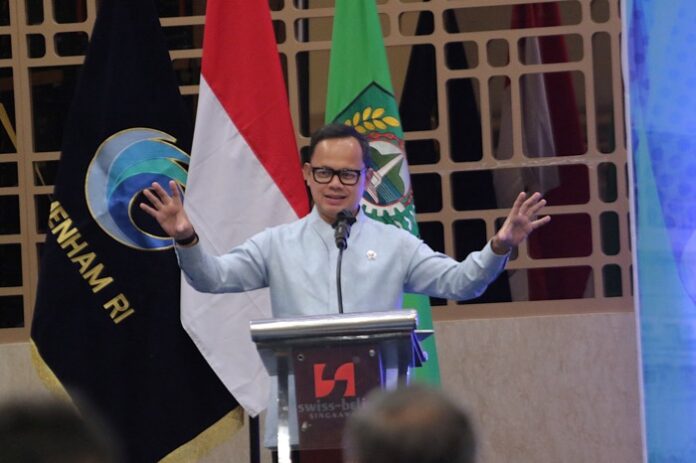 F2BB9D95-8E7B-4592-9F57-ADED0FC2268D