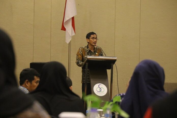 9EDD4C11-DB1D-4B88-B58C-8EE091CF4CE7