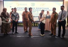 Pemkot Singkawang Serahkan Bantuan Keramik untuk 40 UMKM, 15 IKM Kantongi Sertifikat HKI Merek